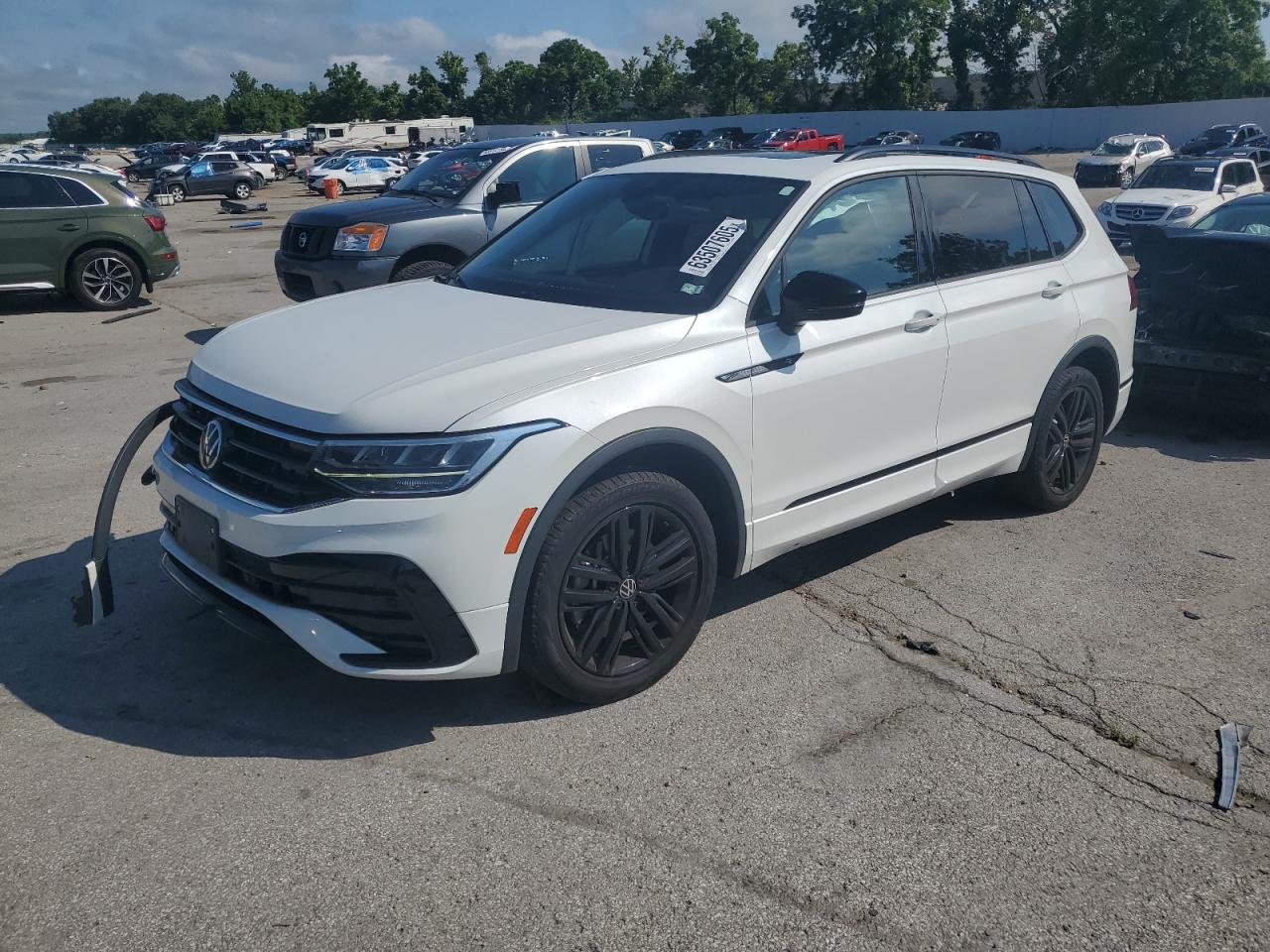 VOLKSWAGEN TIGUAN SE R-LINE BLACK