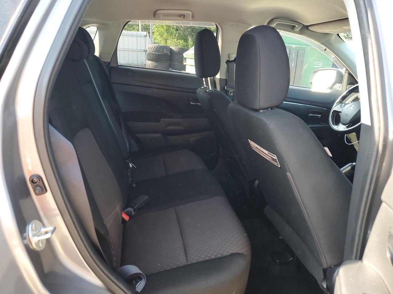 MITSUBISHI OUTLANDER ES