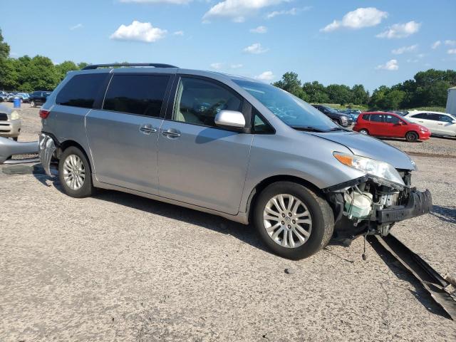 2016 TOYOTA SIENNA XLE 5TDYK3DC1GS742515