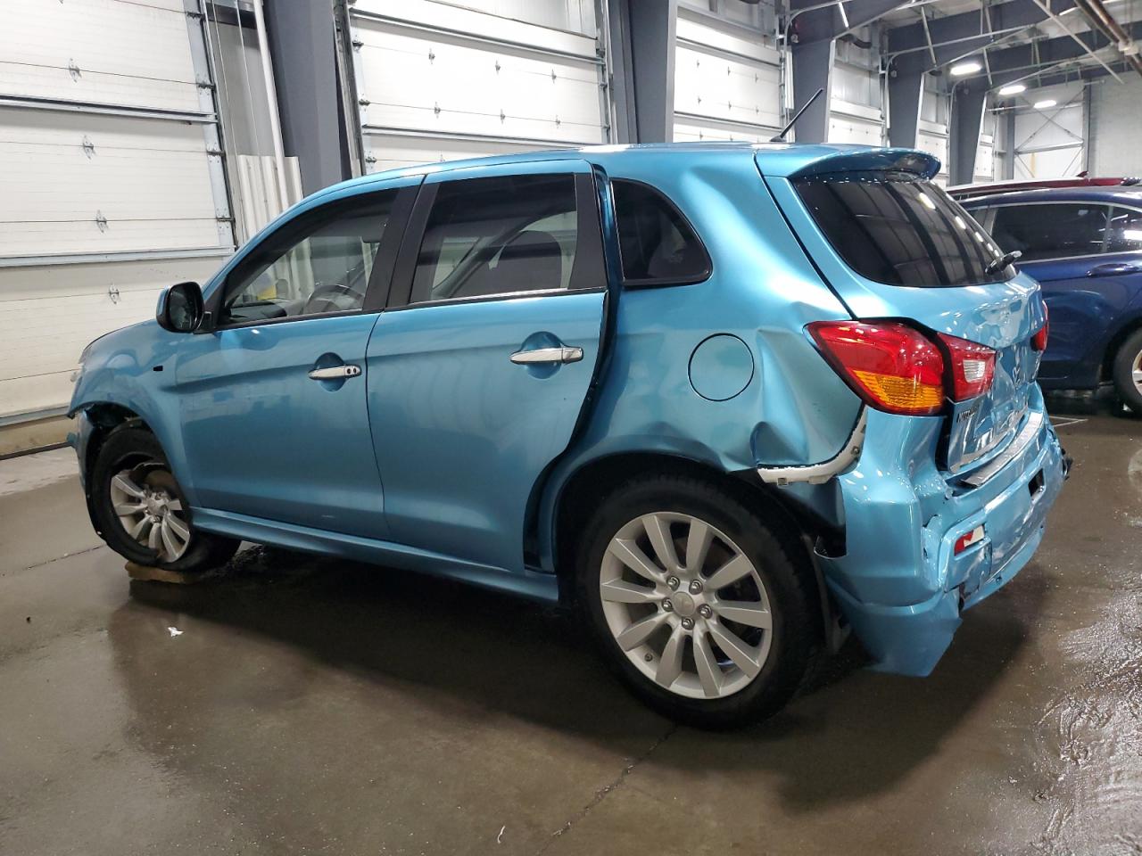 MITSUBISHI OUTLANDER SE