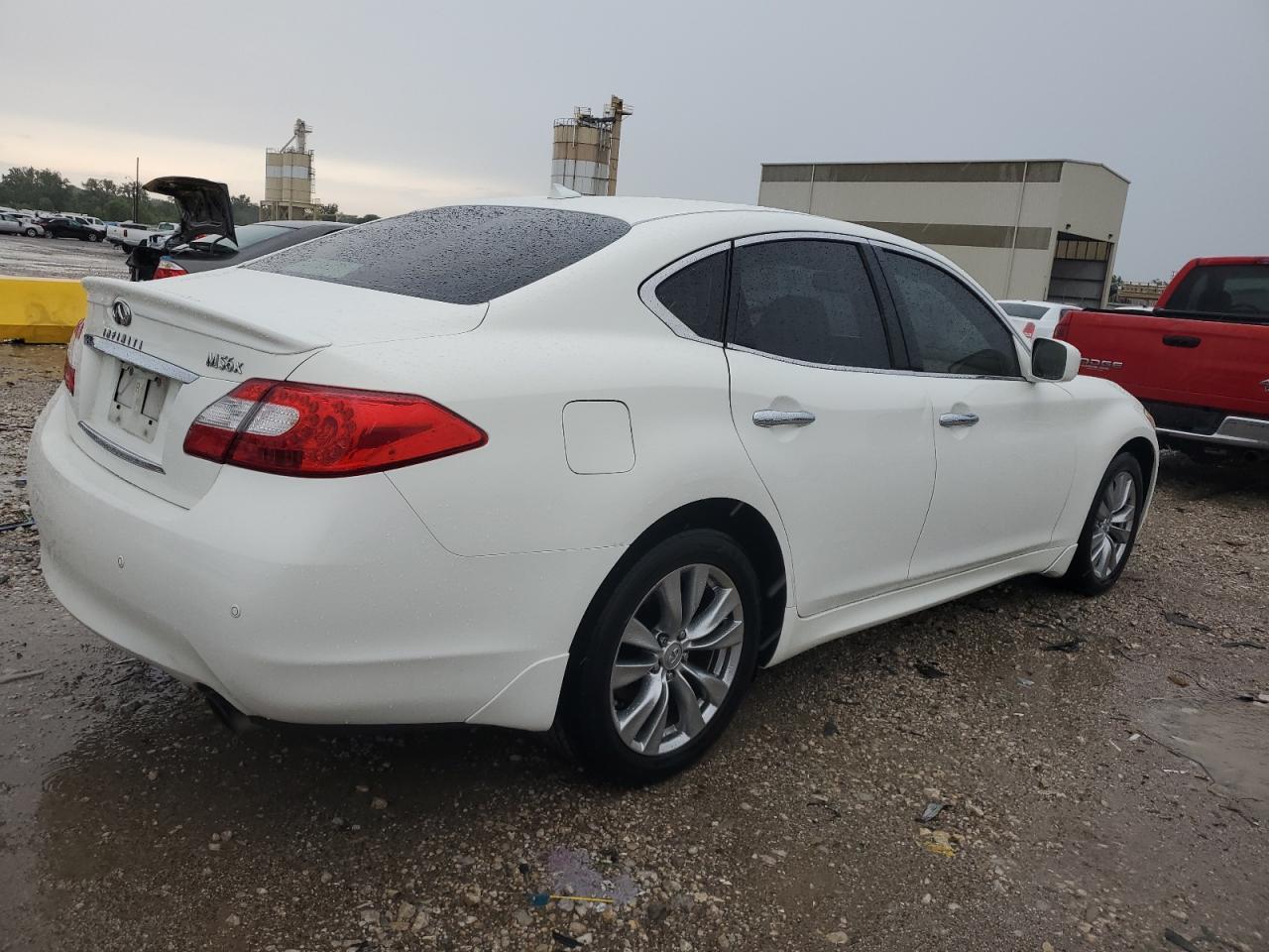 INFINITI M56 X