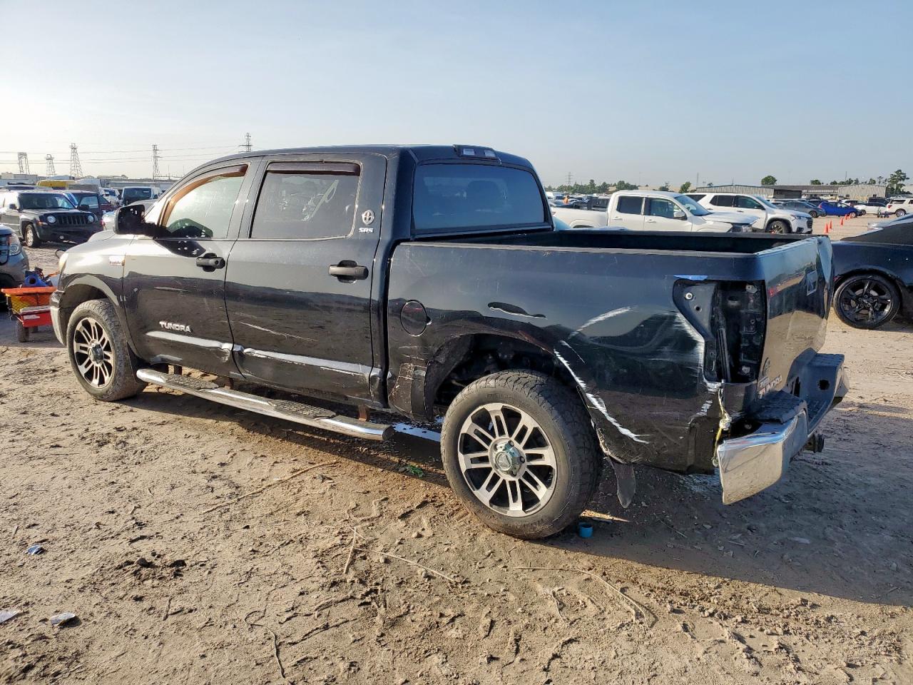 TOYOTA TUNDRA CREWMAX SR5