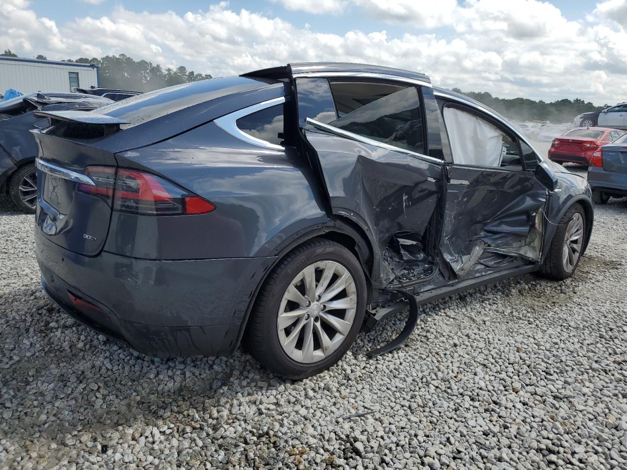 TESLA MODEL X