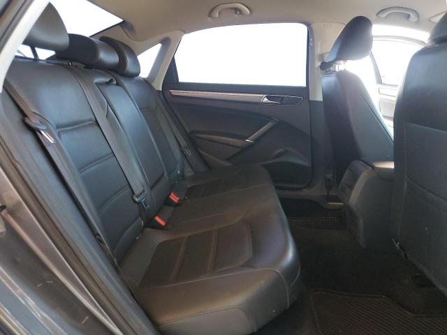 2017 VOLKSWAGEN PASSAT R-L 1VWDT7A36HC072290