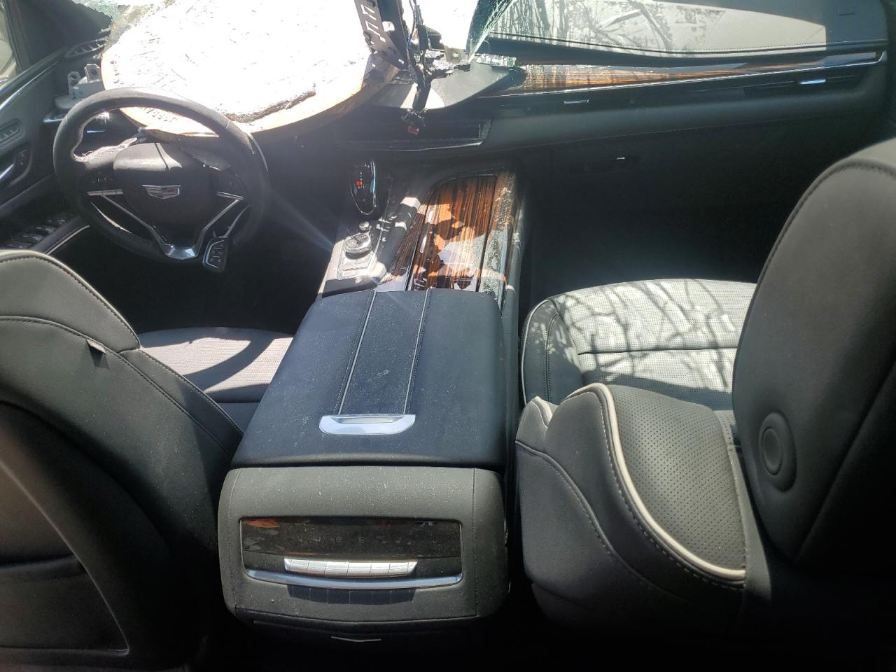 CADILLAC ESCALADE PREMIUM LUXURY