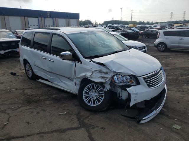 2015 CHRYSLER TOWN & COU - 2C4RC1CGXFR522386