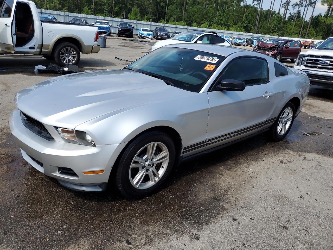 FORD MUSTANG