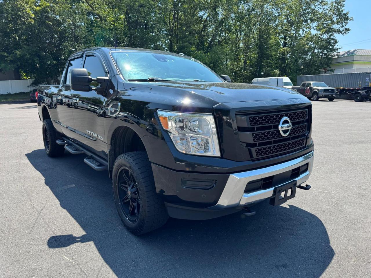 NISSAN TITAN SV