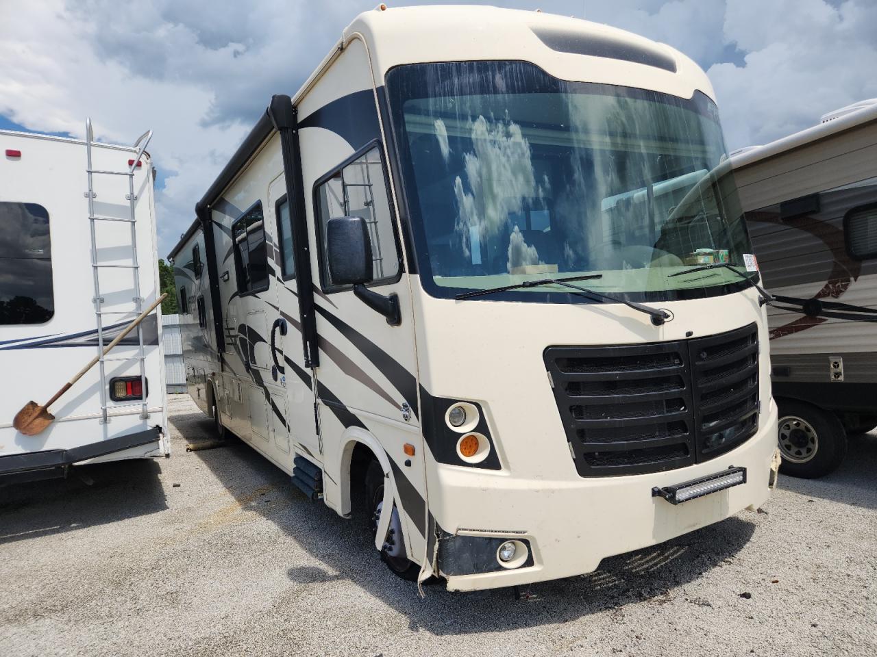 Lot #3208284450 2018 FORD F53
