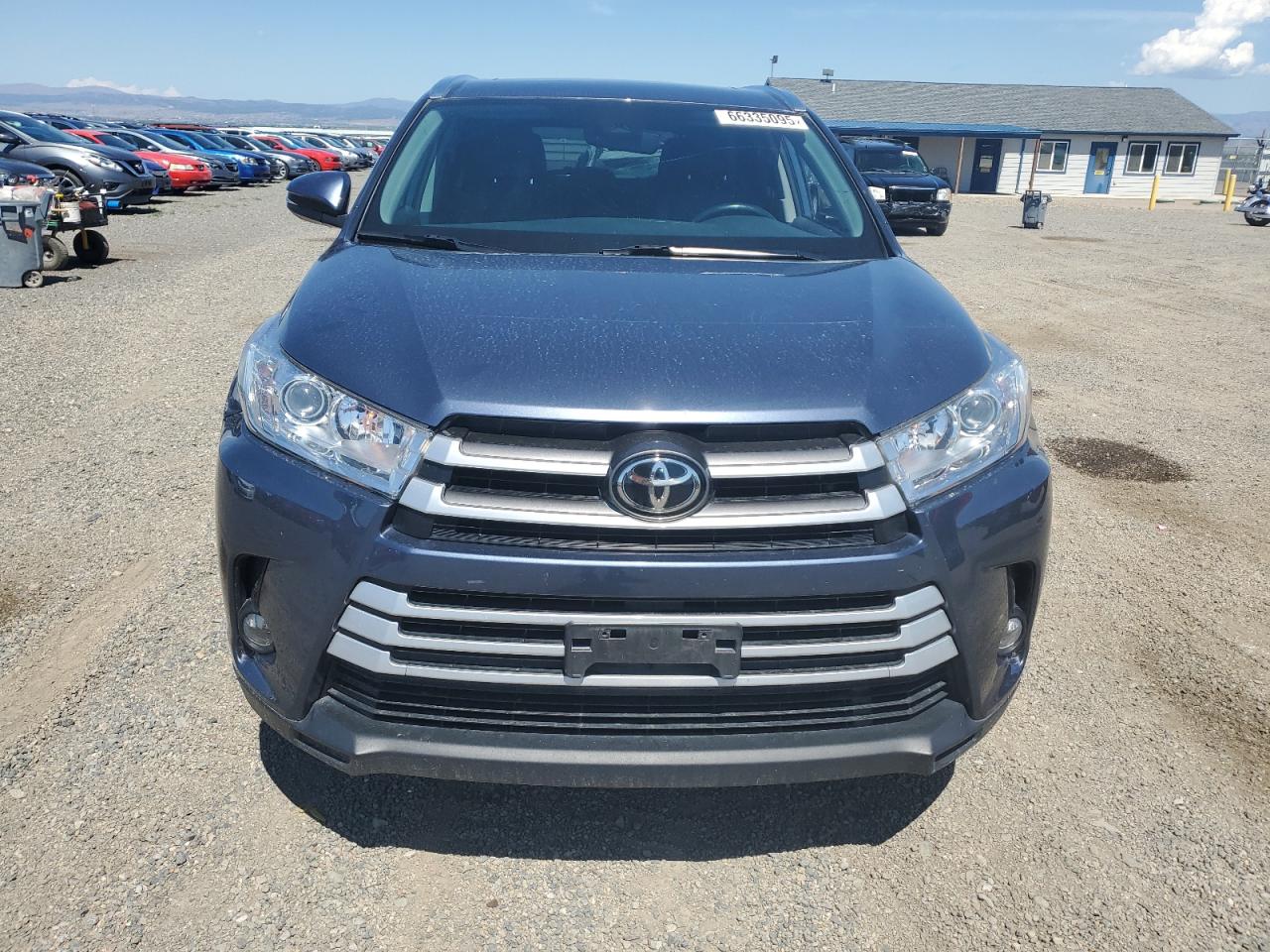 Lot #3211005567 2019 TOYOTA HIGHLANDER