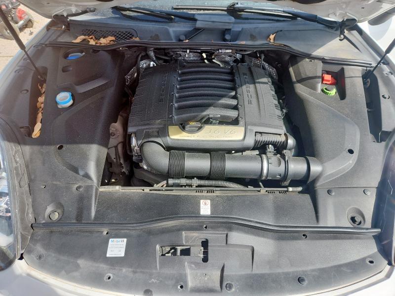 2017 PORSCHE CAYENNE WP1AA2A29HKA81091