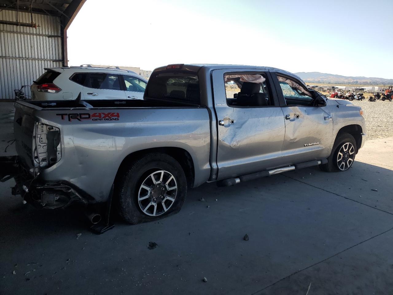 TOYOTA TUNDRA CREWMAX LIMITED