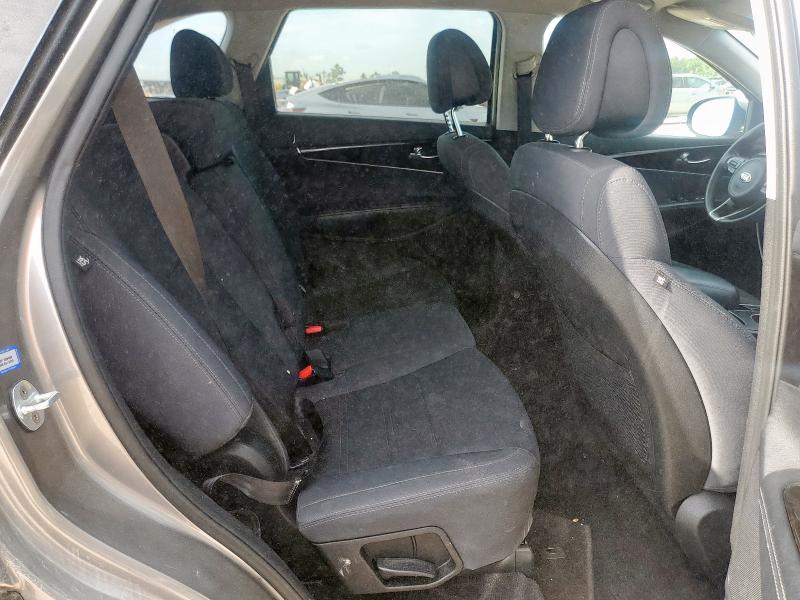 2017 KIA SORENTO LX 5XYPG4A53HG189096
