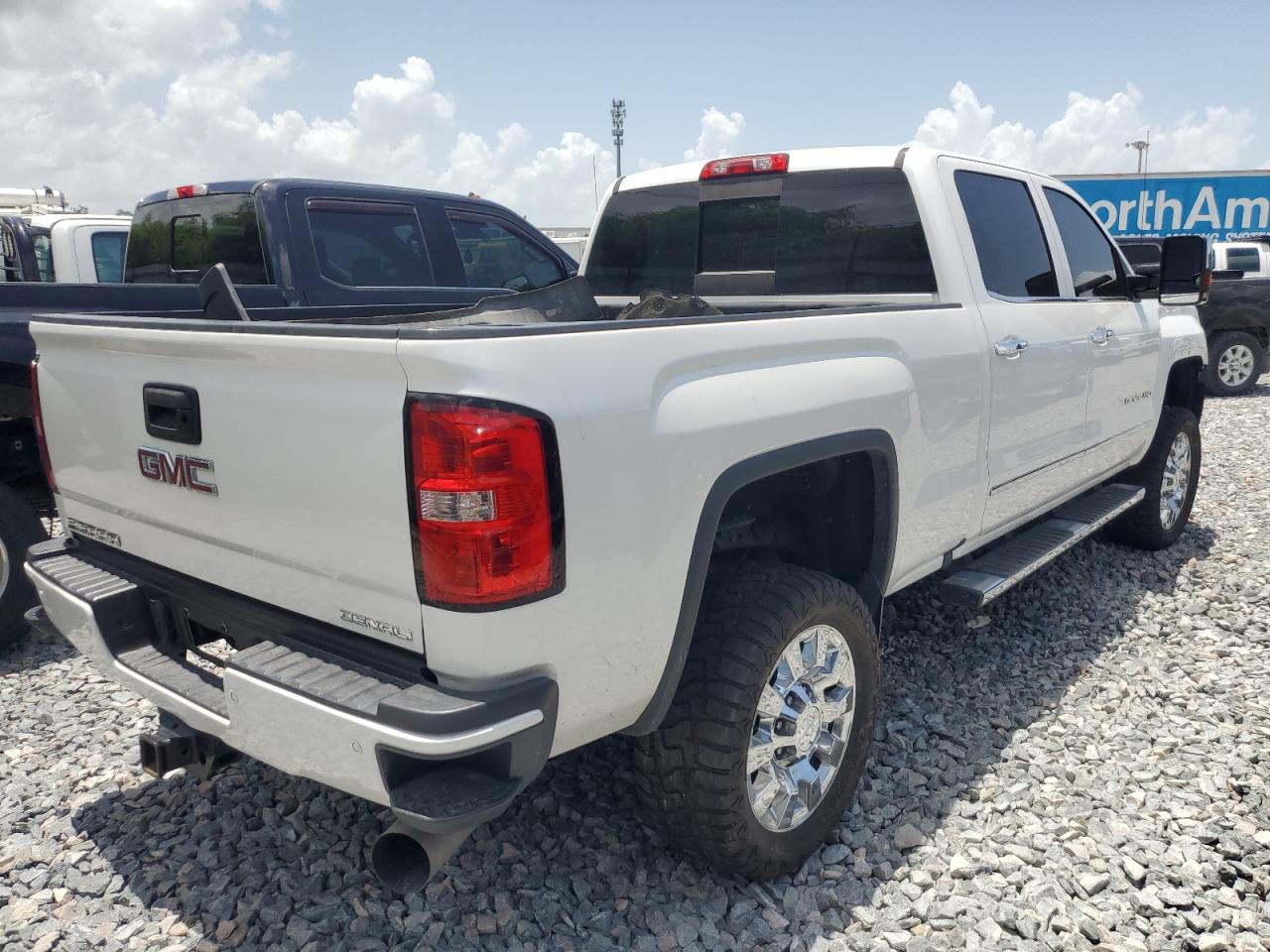 GMC SIERRA K2500 DENALI