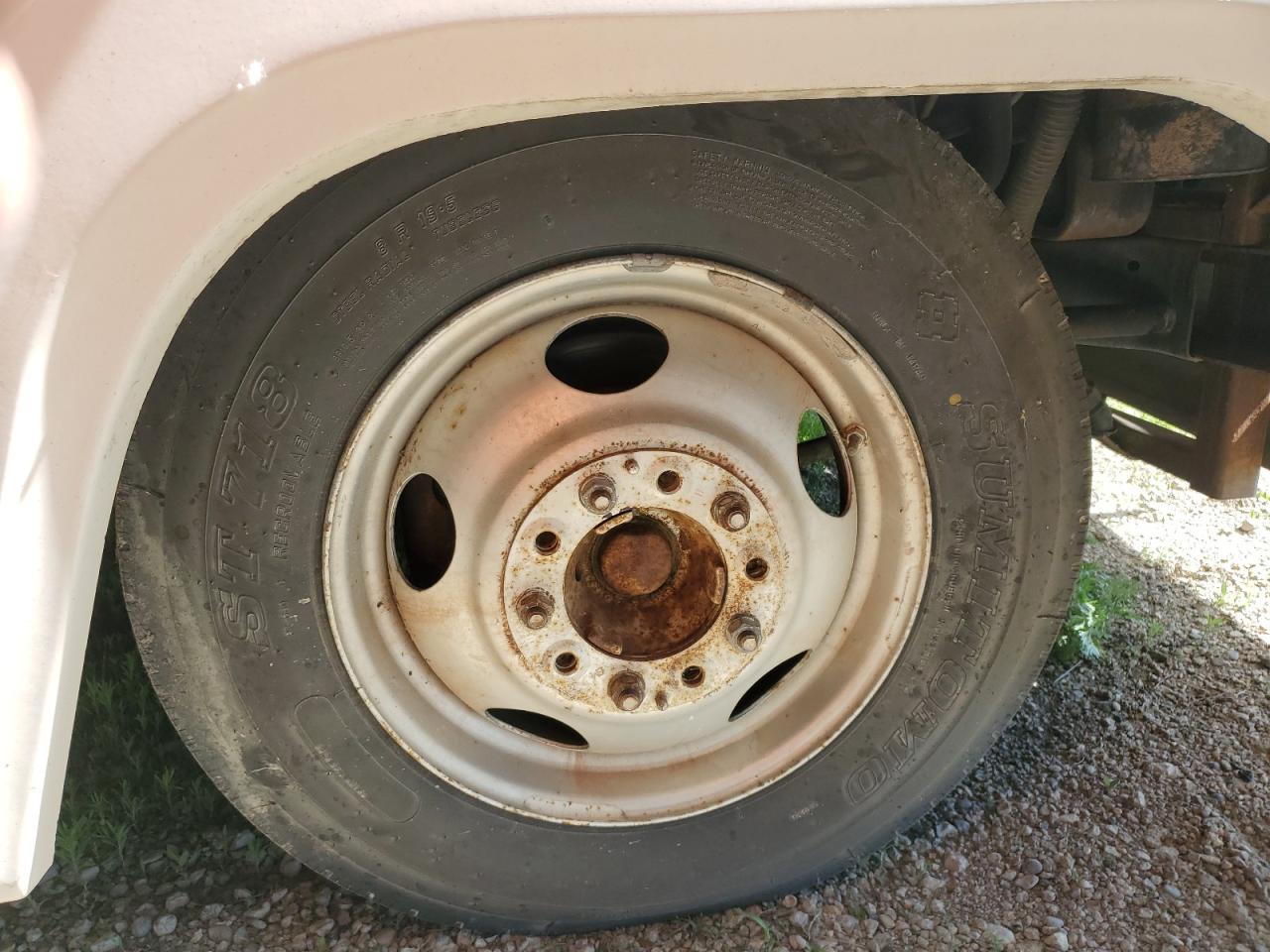 Lot #3203985939 1986 HONEYBEE MOTORHOME