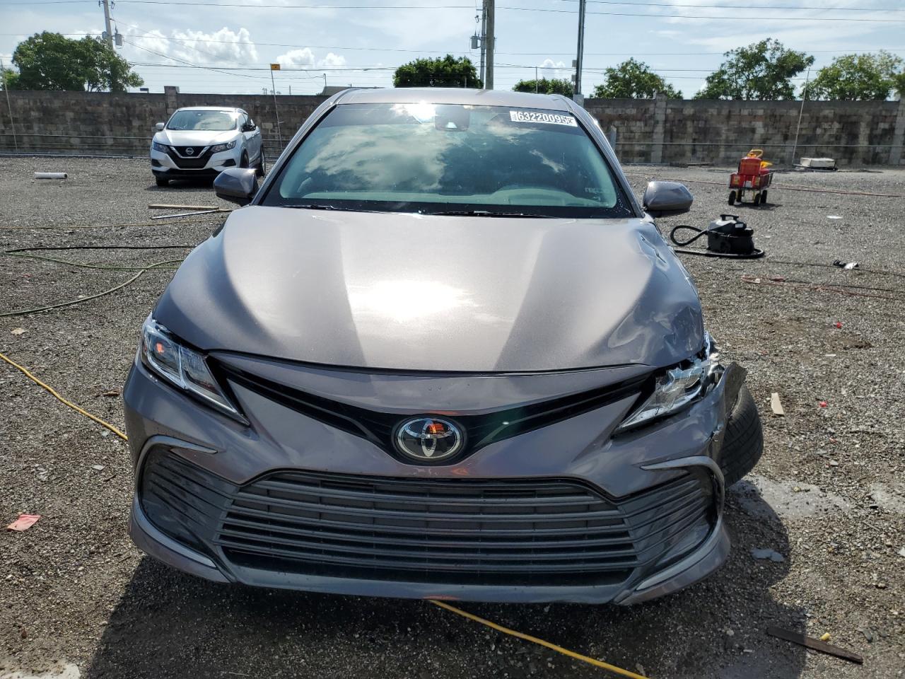 Toyota Camry le 2023