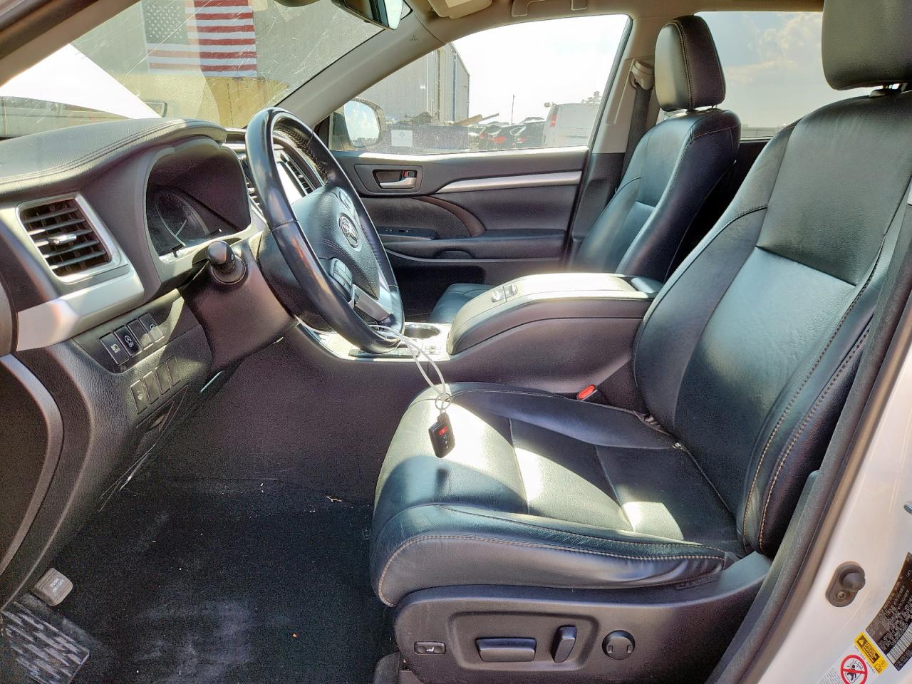 TOYOTA HIGHLANDER SE