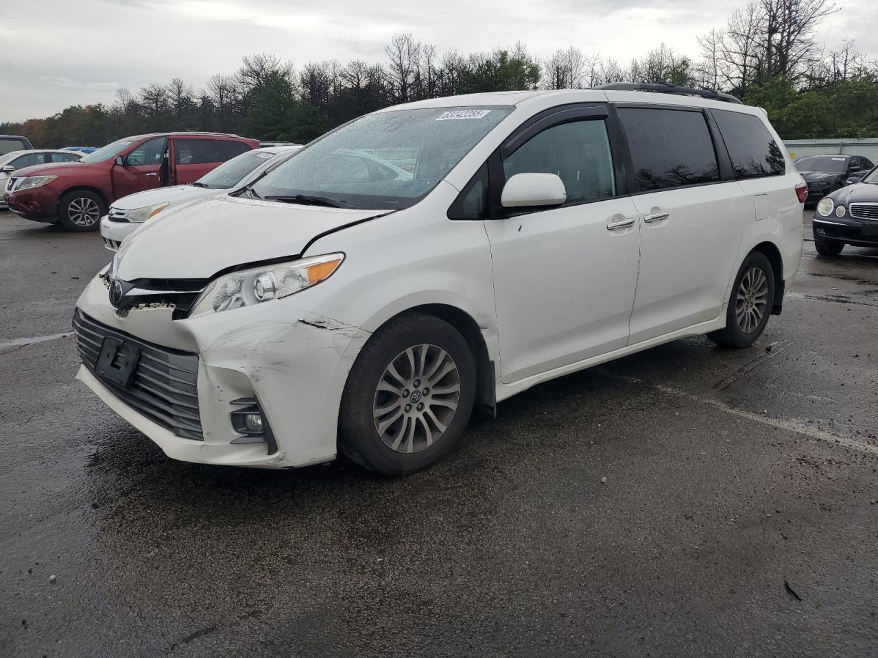 TOYOTA SIENNA XLE