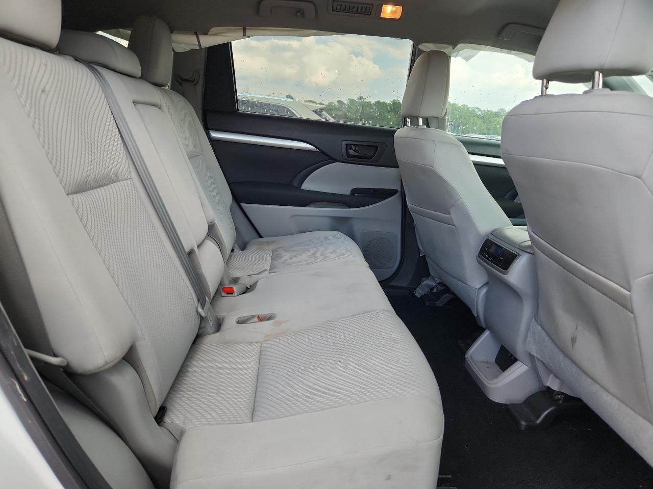 TOYOTA HIGHLANDER LE