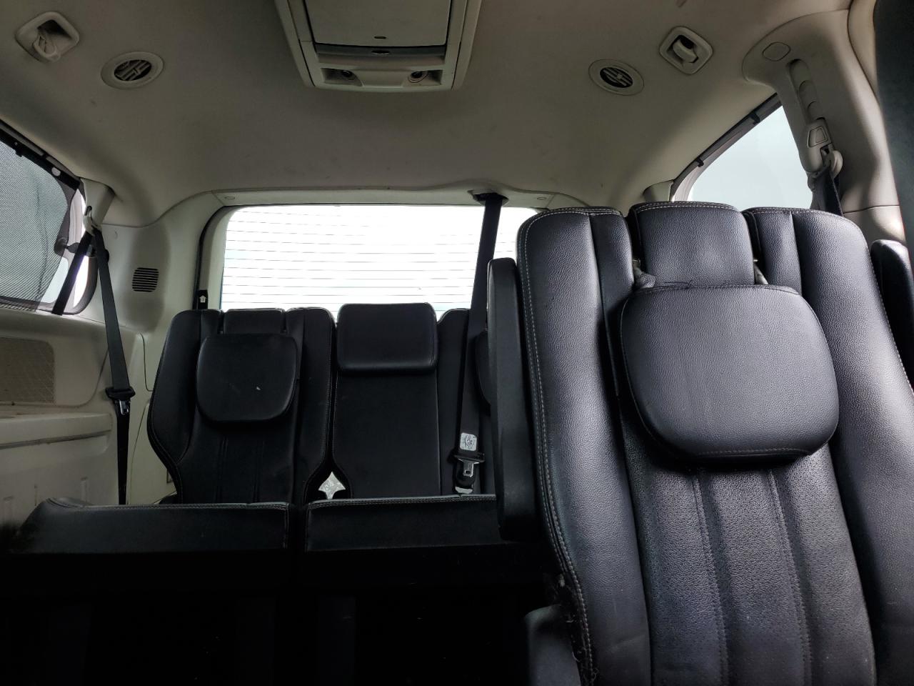 CHRYSLER TOWN & COUNTRY TOURING L