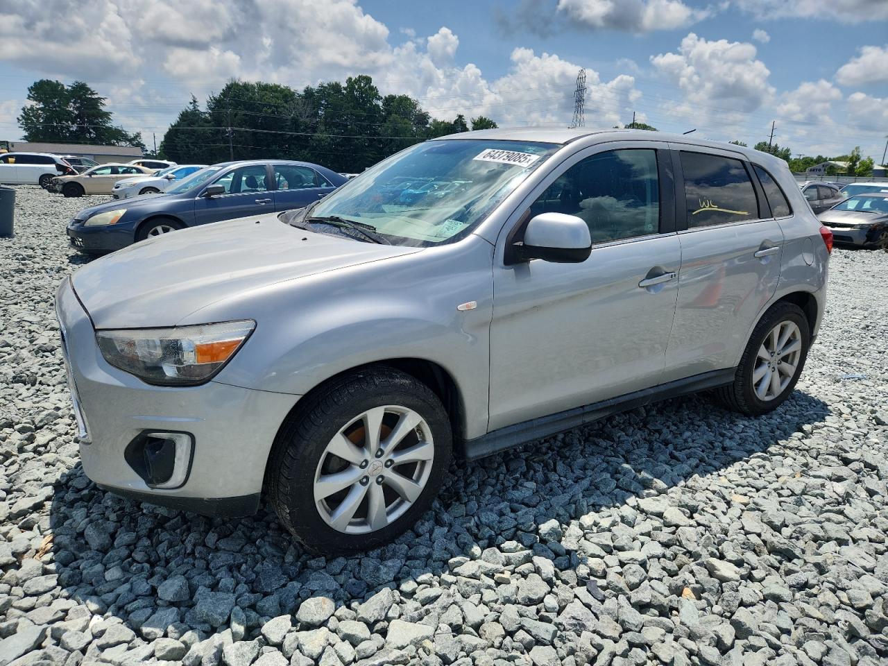 MITSUBISHI OUTLANDER SE