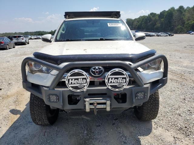 2019 TOYOTA 4RUNNER SR JTEBU5JR9K5718574