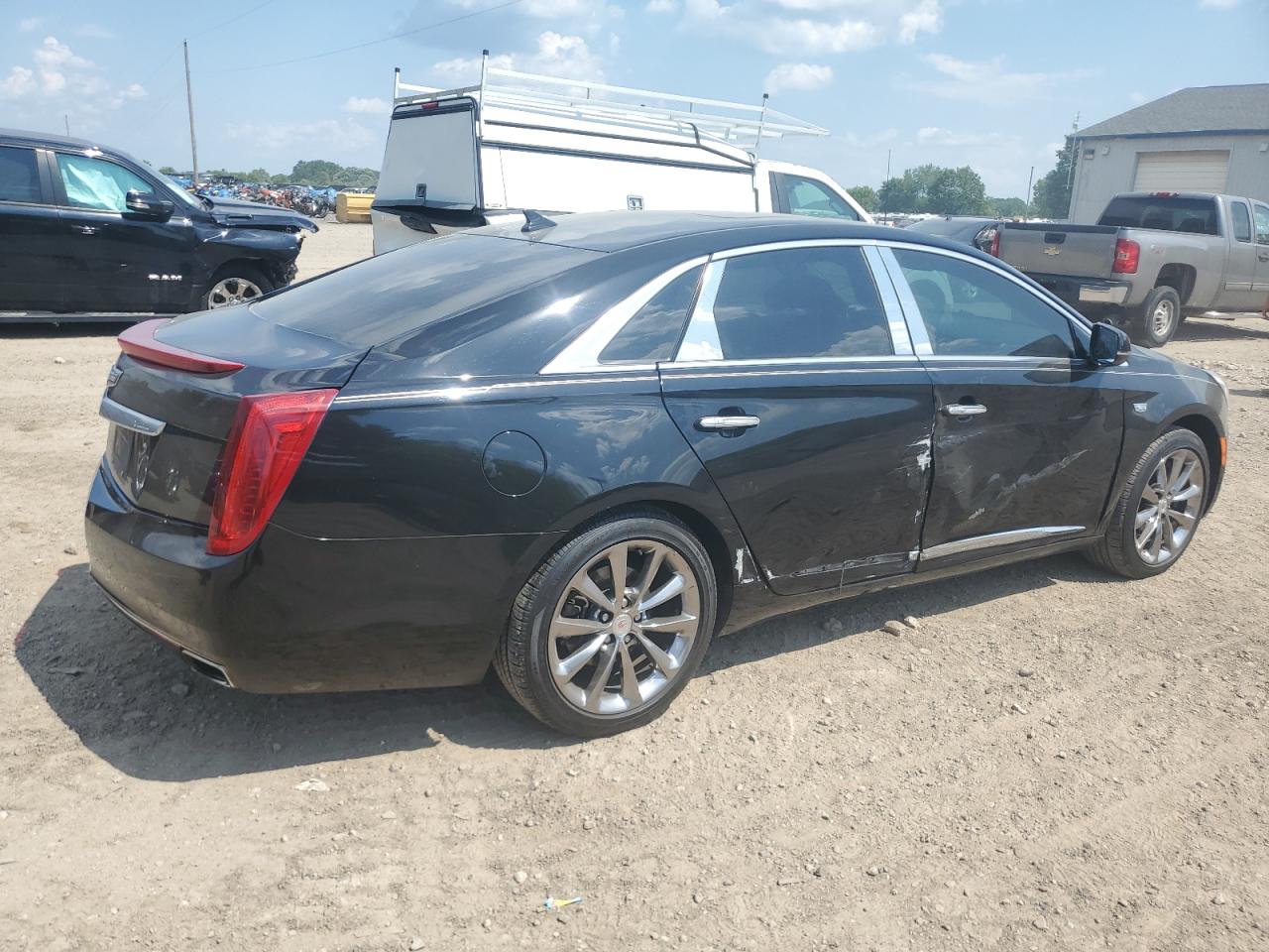 CADILLAC XTS LUXURY COLLECTION