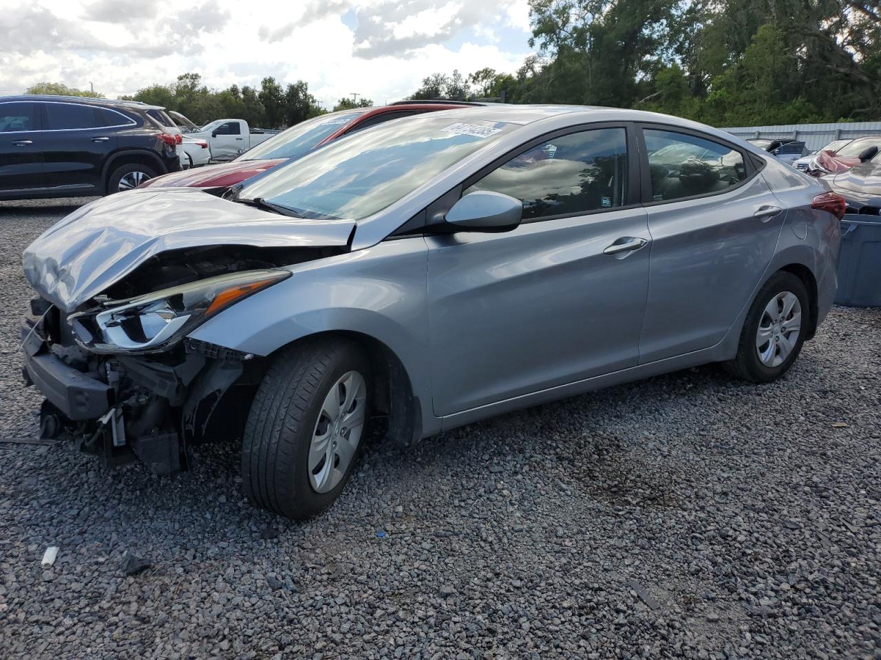 HYUNDAI ELANTRA SE