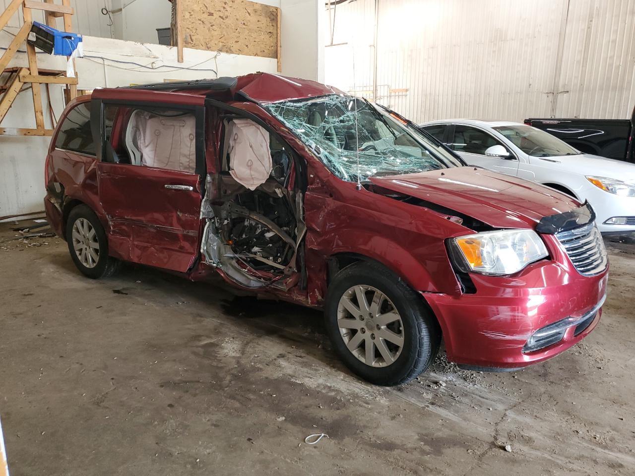 CHRYSLER TOWN & COUNTRY TOURING L