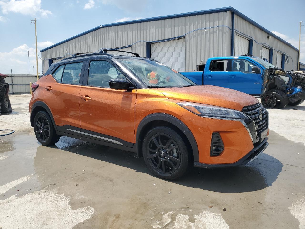 NISSAN KICKS SR