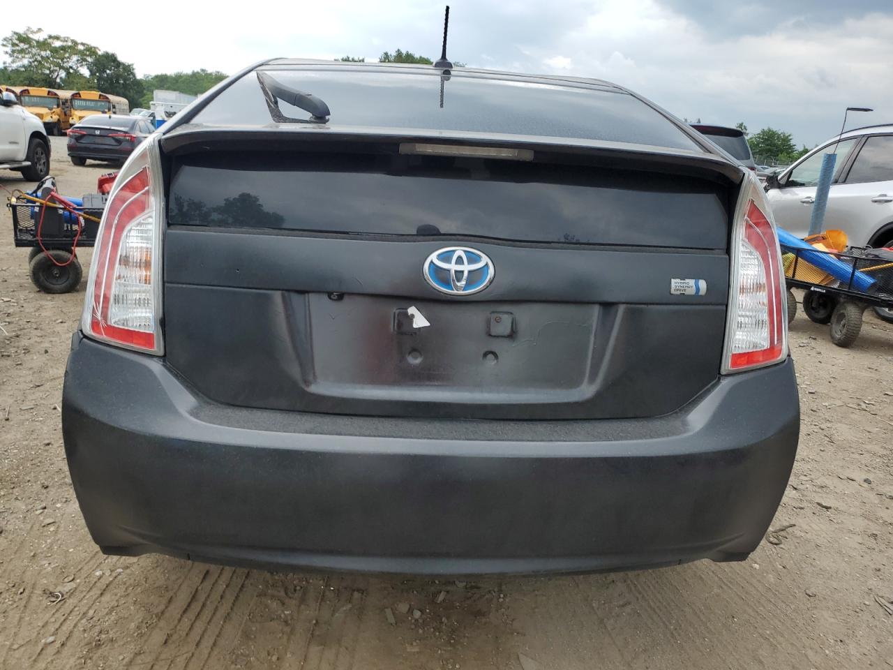 TOYOTA PRIUS