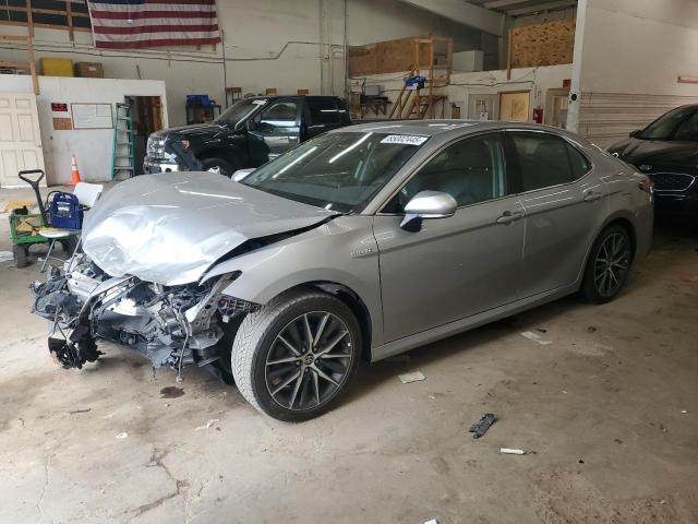 TOYOTA CAMRY XLE