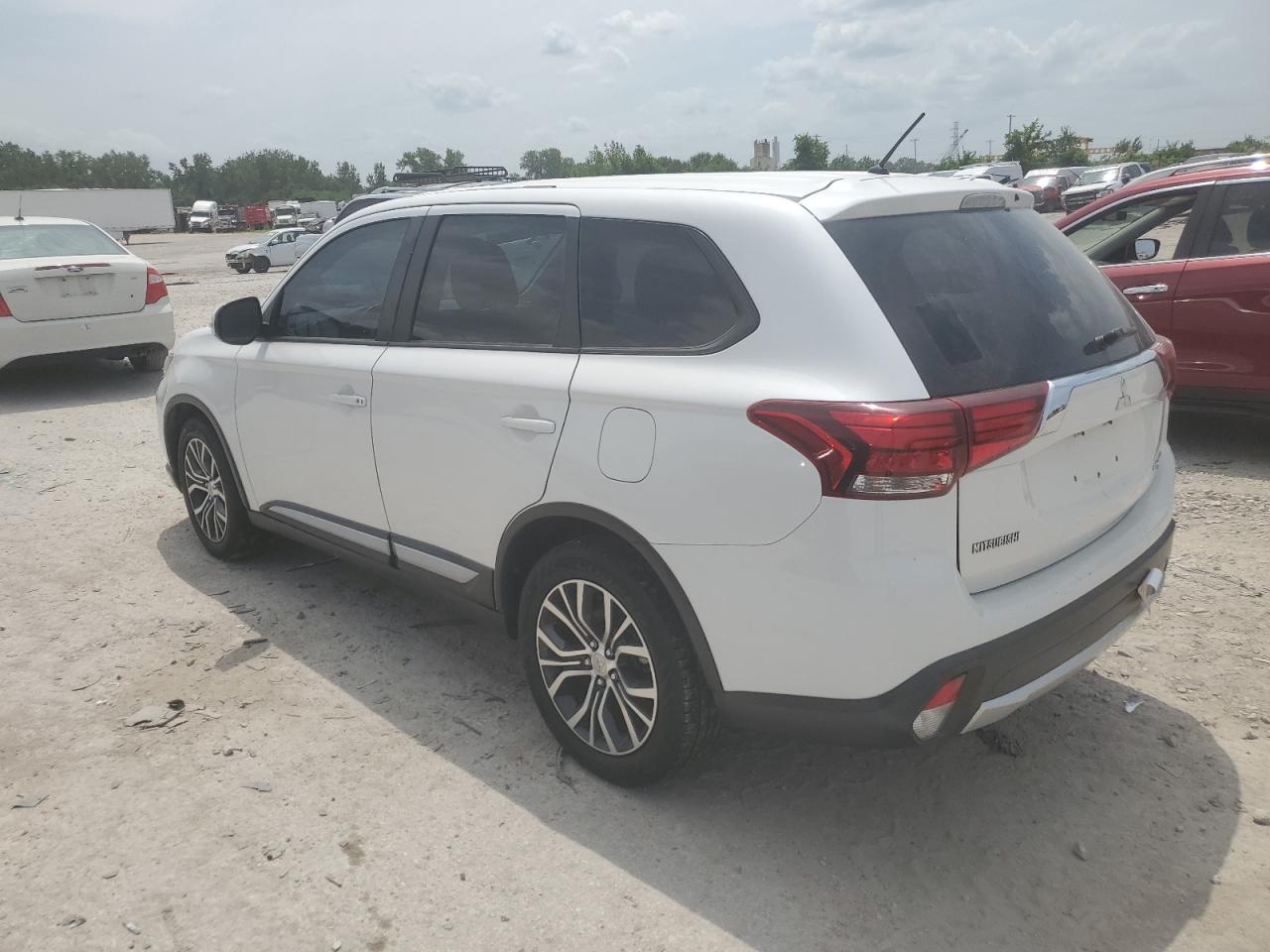 Mitsubishi Outlander 2016