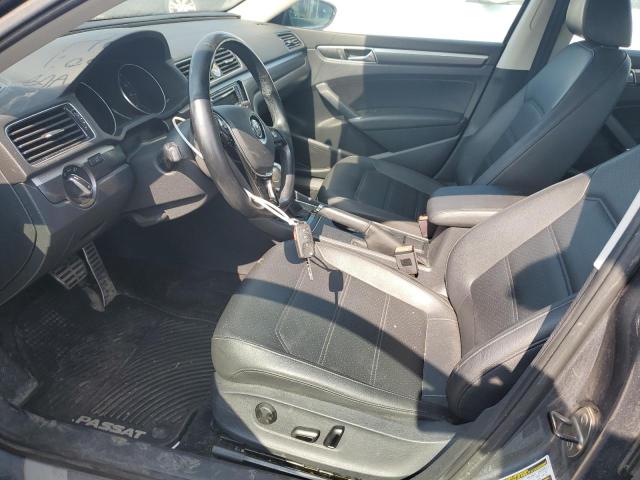 2017 VOLKSWAGEN PASSAT R-L 1VWDT7A33HC025833