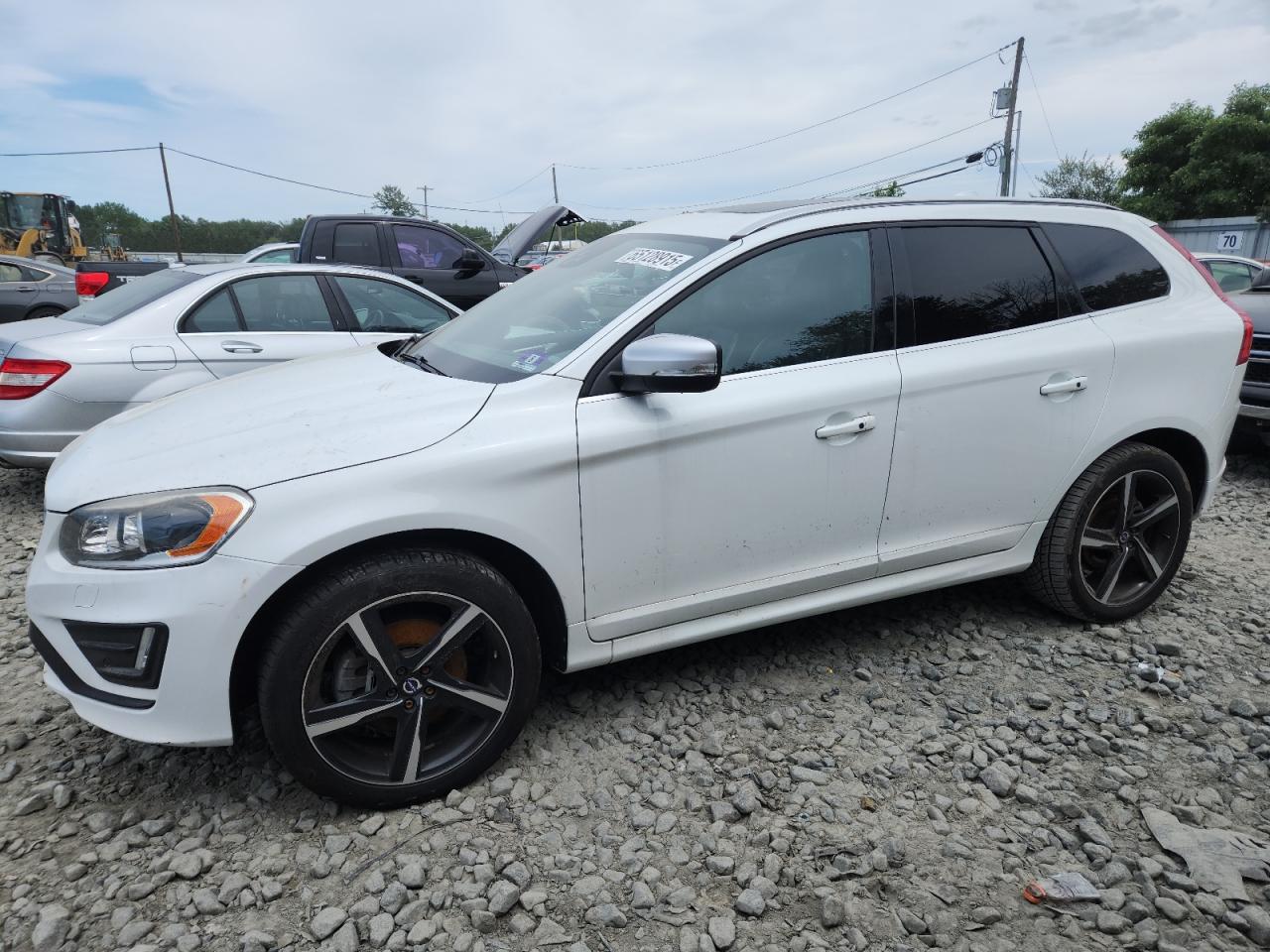 VOLVO XC60 T6 R-DESIGN PLATINUM