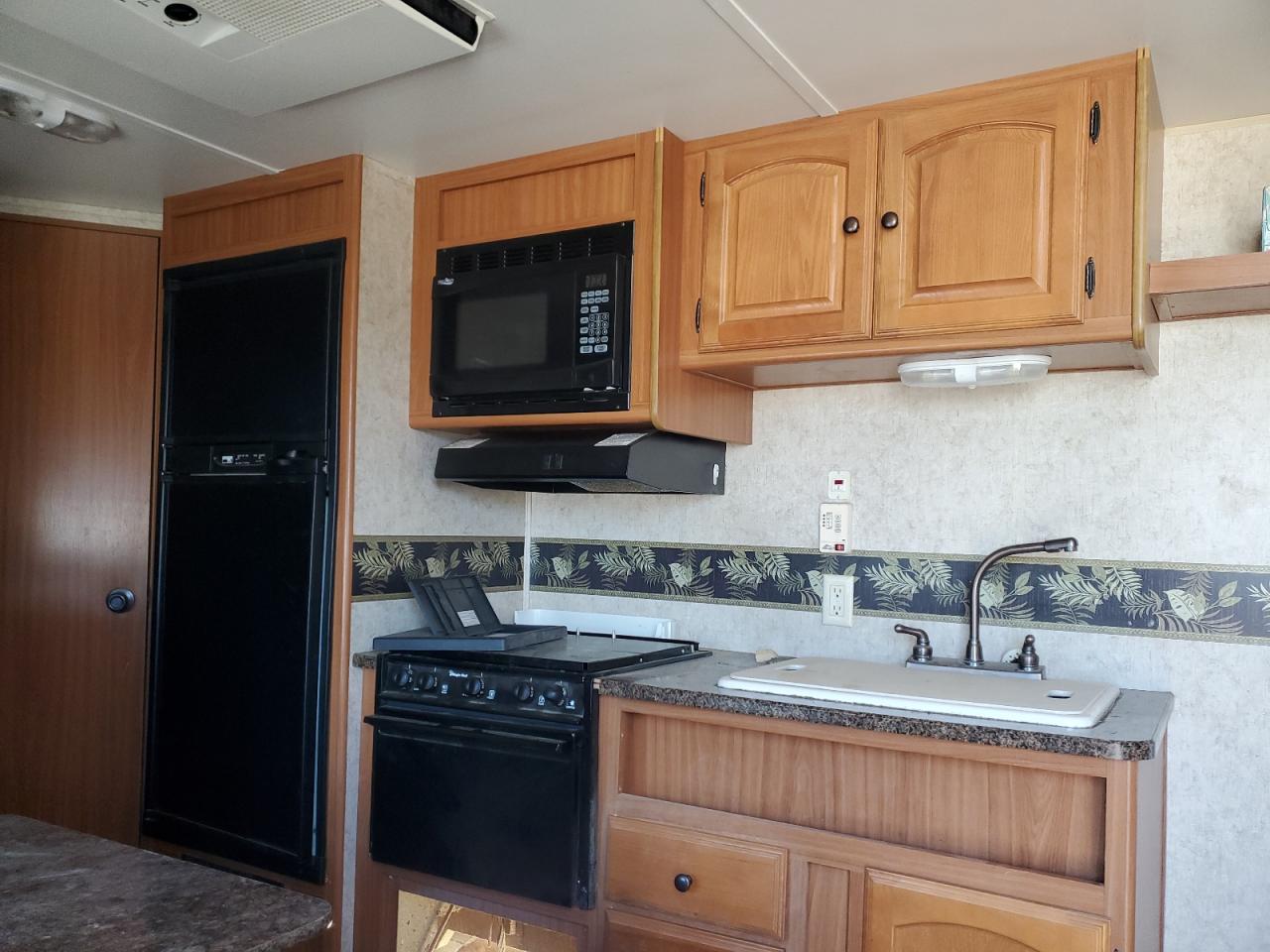 Lot #3207444166 2010 CAMP FOUR WINDS BREE