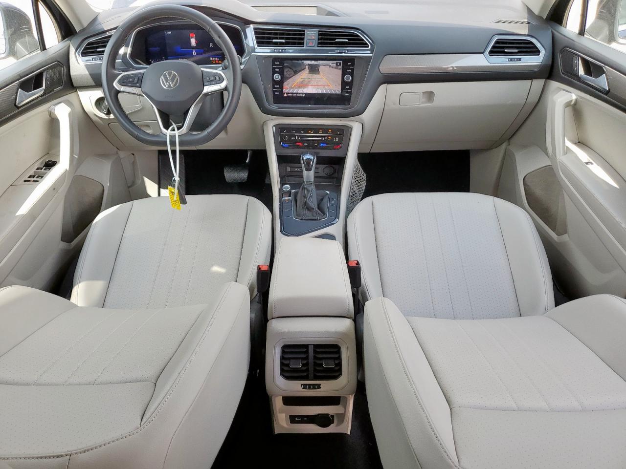 VOLKSWAGEN TIGUAN SE