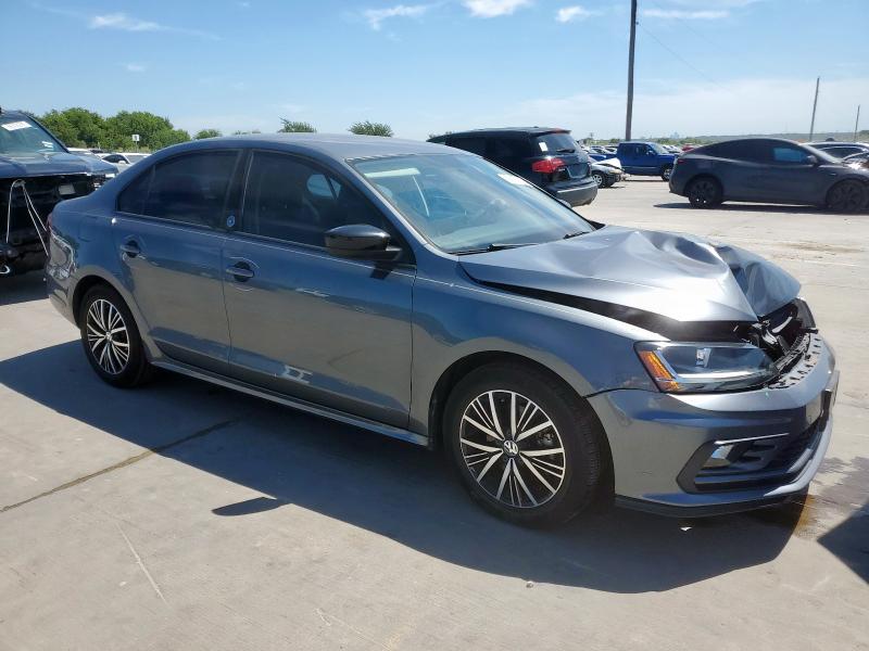 2018 VOLKSWAGEN JETTA SE - 3VWDB7AJ7JM229377