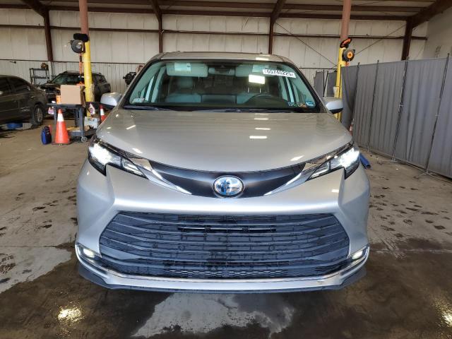2022 TOYOTA SIENNA XLE - 5TDJSKFC4NS048133