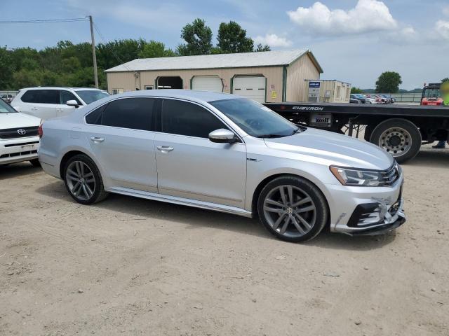 2017 VOLKSWAGEN PASSAT R-L 1VWDT7A32HC064509