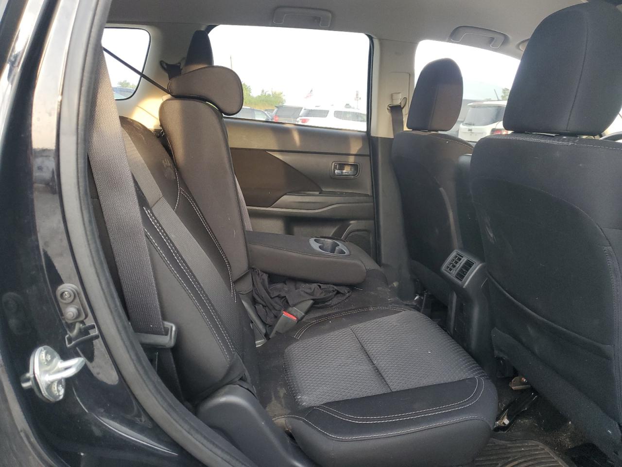 MITSUBISHI OUTLANDER ES