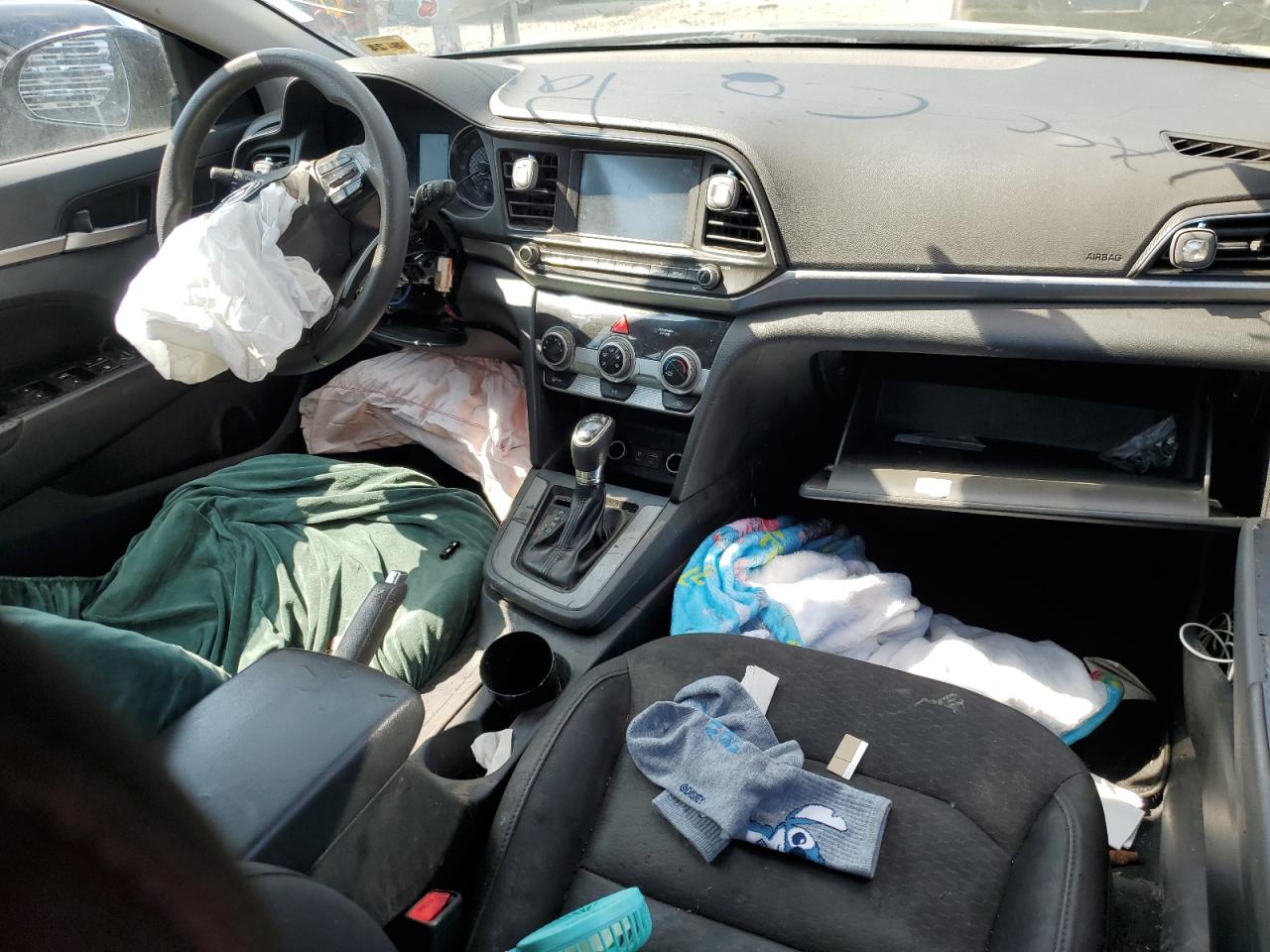 Lot #3318924947 2019 HYUNDAI ELANTRA SE