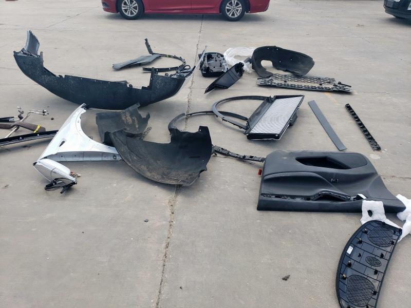 2021 TESLA MODEL X 5YJXCAE29MF323752