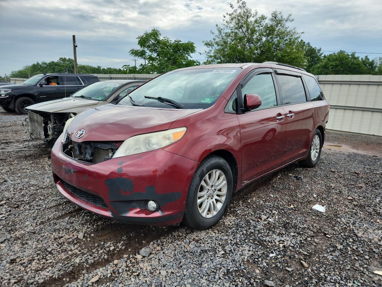 TOYOTA SIENNA XLE