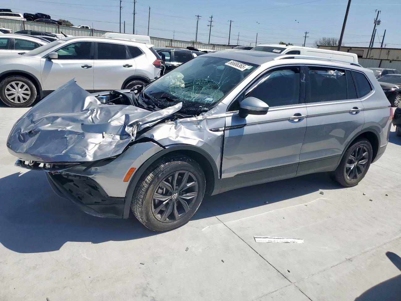 VOLKSWAGEN TIGUAN SE