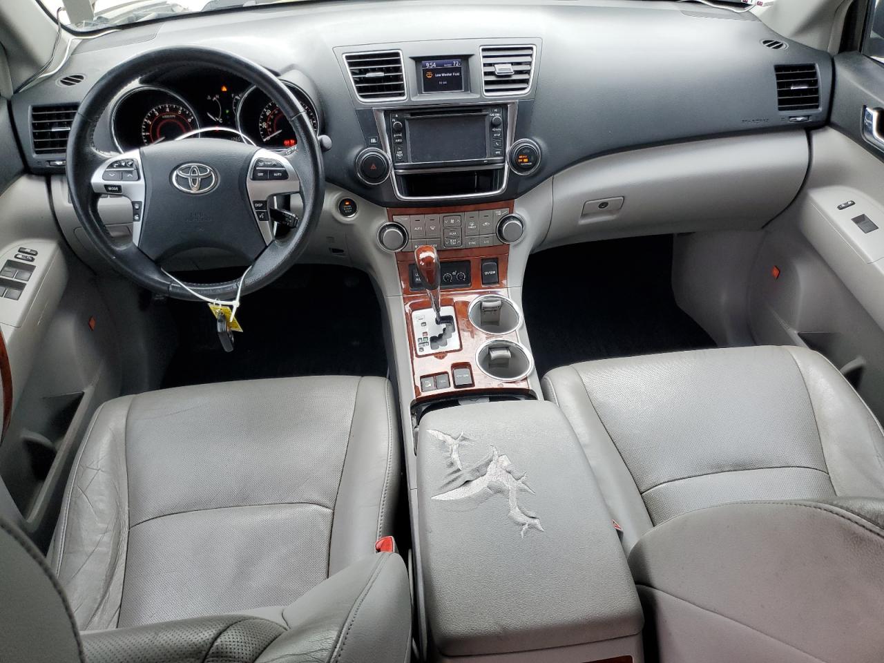 TOYOTA HIGHLANDER LIMITED