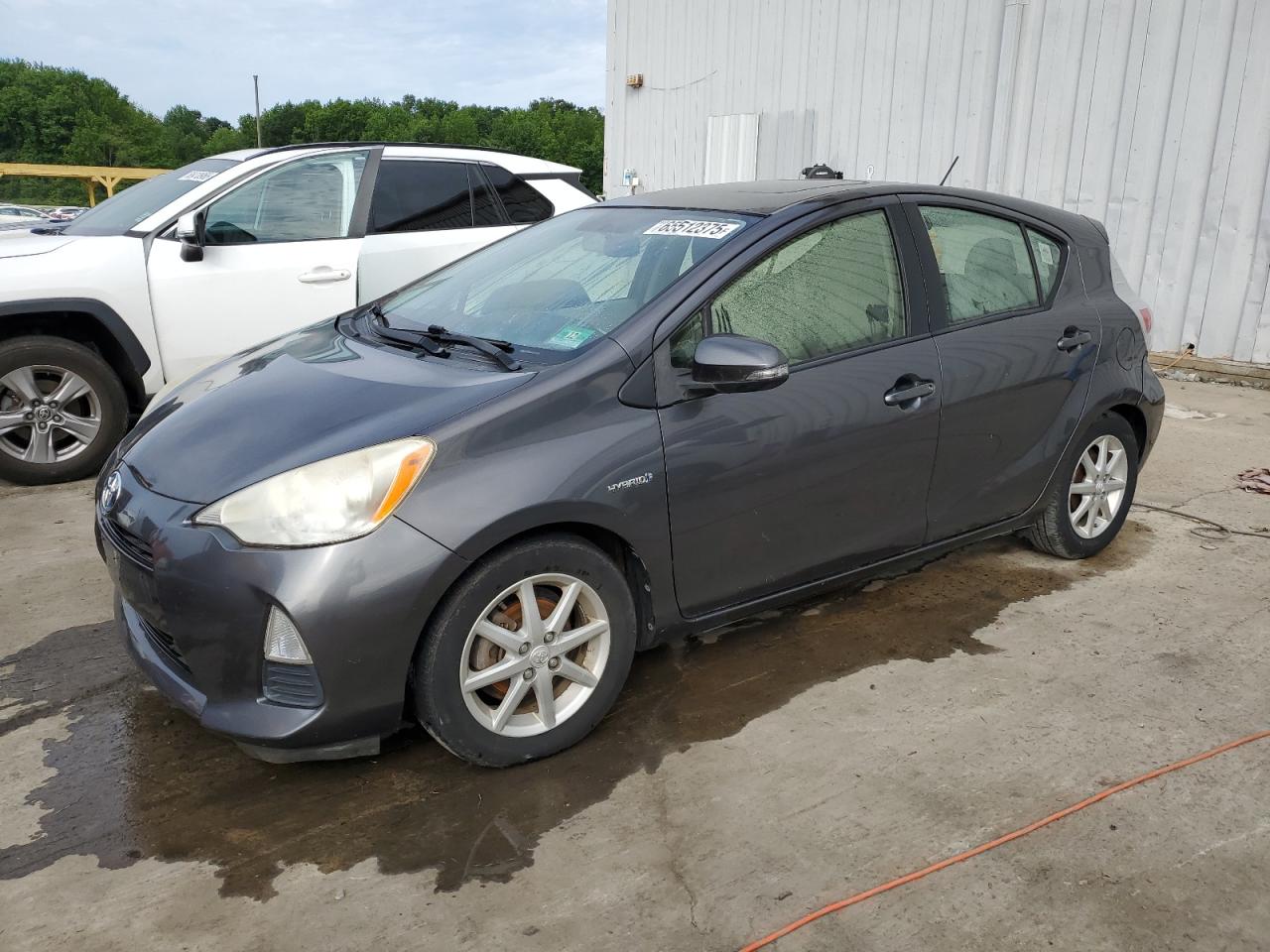 TOYOTA PRIUS C