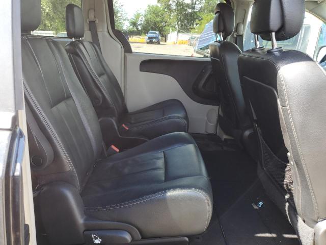 2016 CHRYSLER TOWN & COU 2C4RC1BG6GR292431