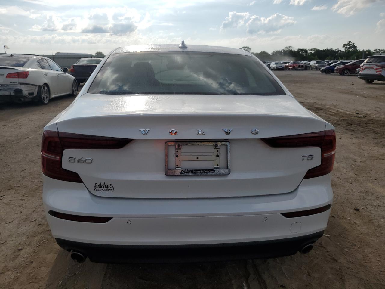 VOLVO S60 T5 MOMENTUM