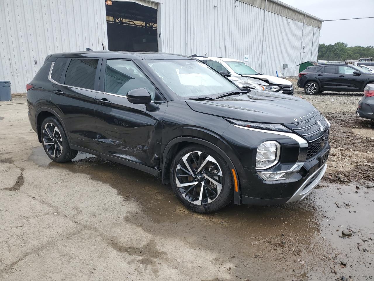 MITSUBISHI OUTLANDER SE